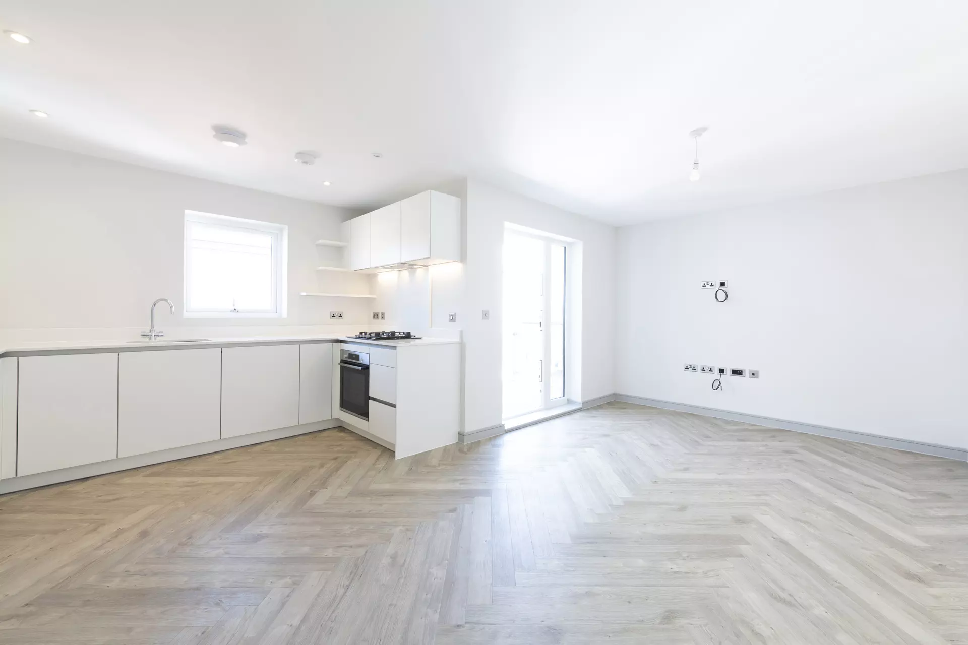 https://static.brookworth.com/assets/205-goods-station-road-tunbridge-wells/photography/2111_D24_0981_Stephenson-House---Flat-no-9_FRB.jpg